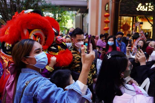 港媒:内地旅客增加 香港零售业普遍好转